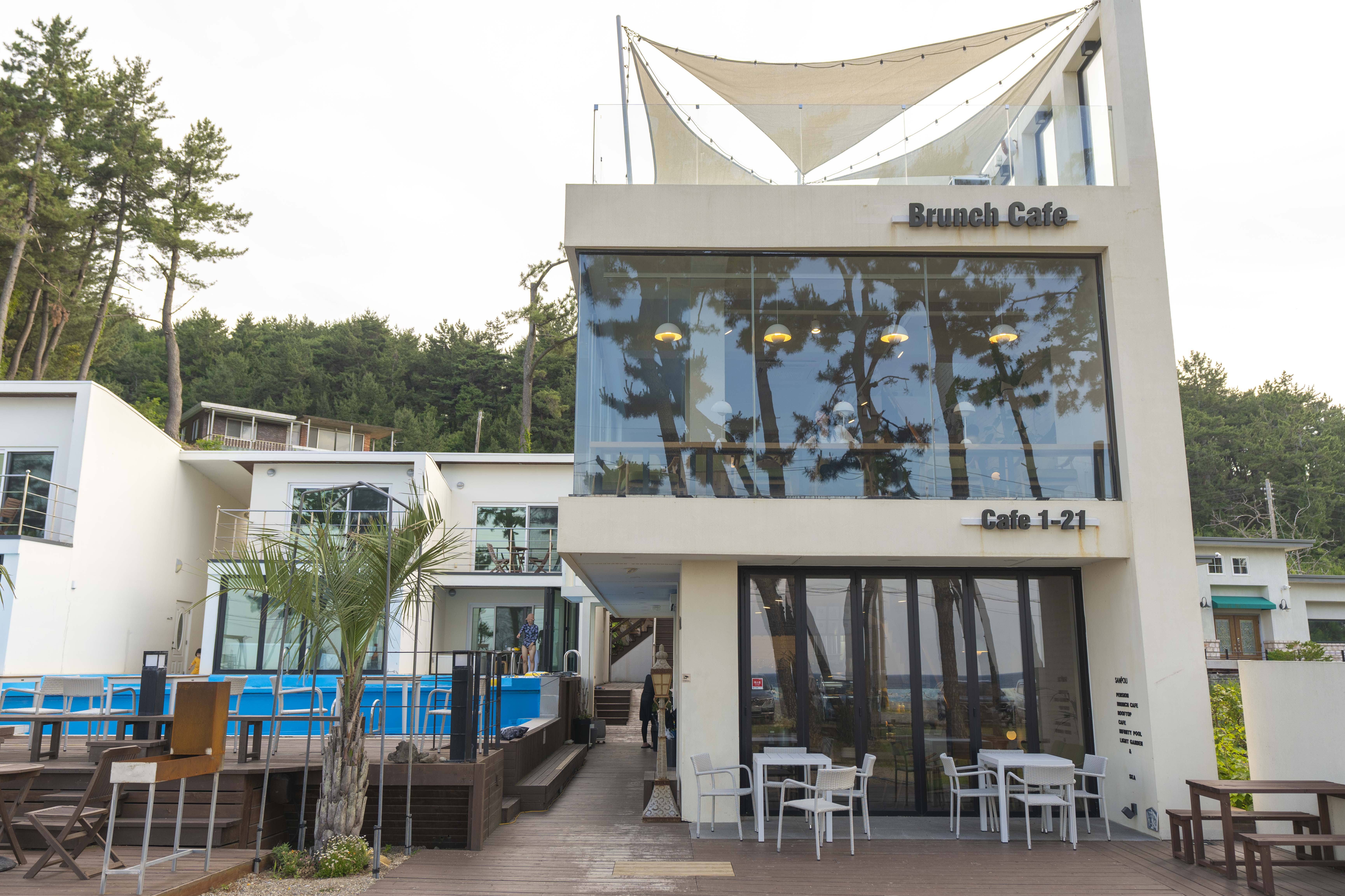 cafe 1-21 입구 전경